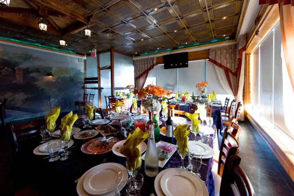 photo_5163396141679315735_y